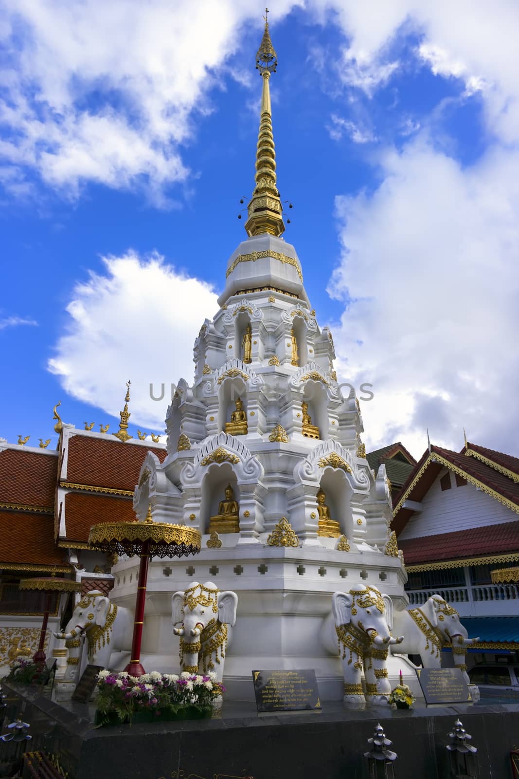 Watklangwiang. Stupa. by GNNick