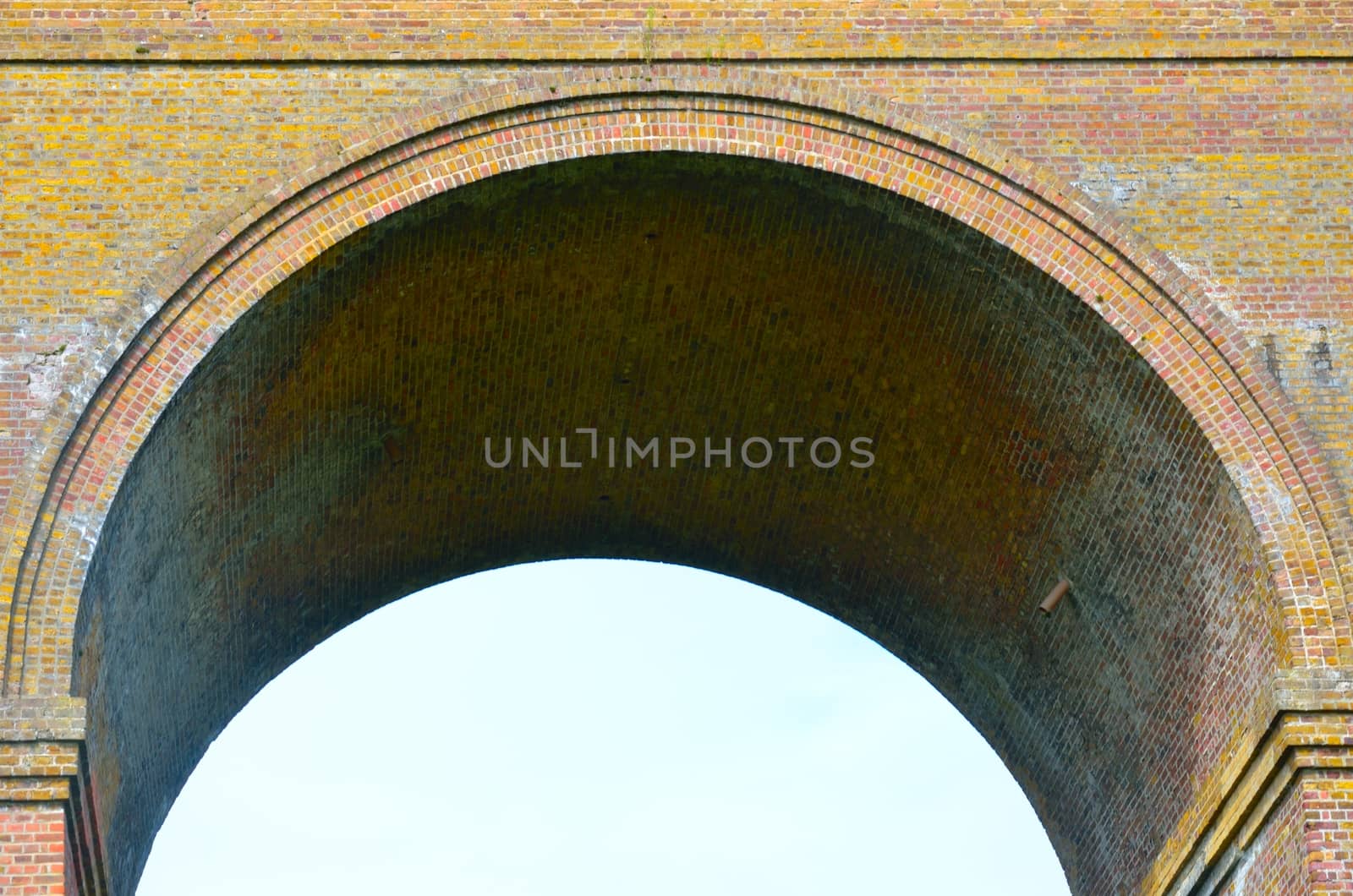 viaduct arch in close up by pauws99