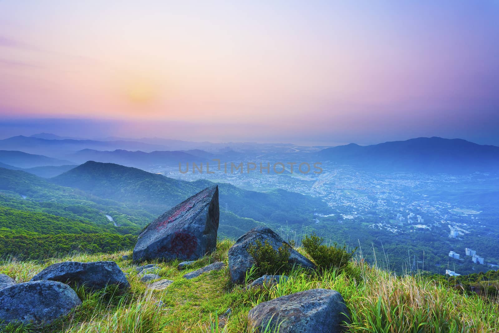 Sunset mountains in Hong Kong by kawing921