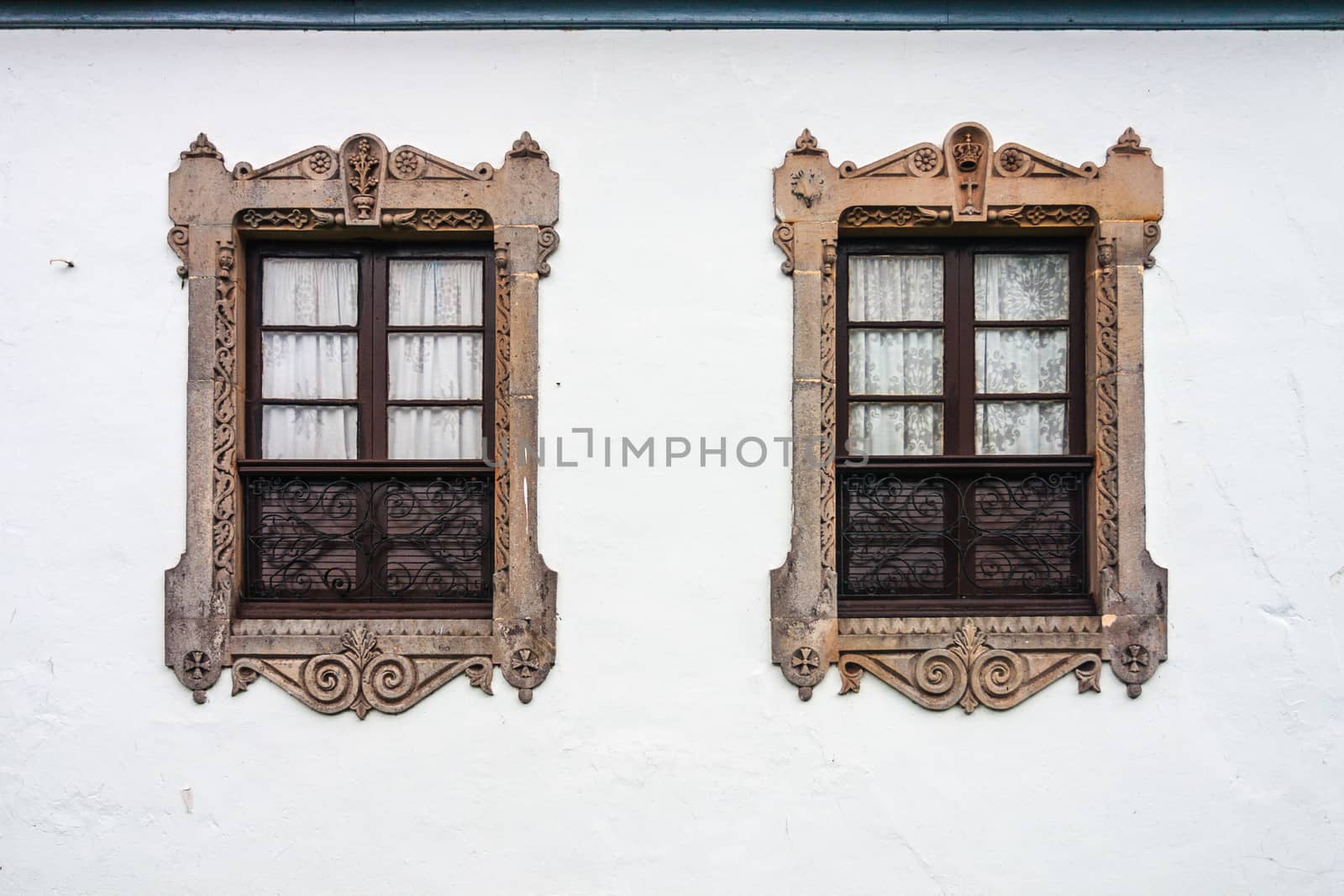 Two beautiful twin windows by imagsan