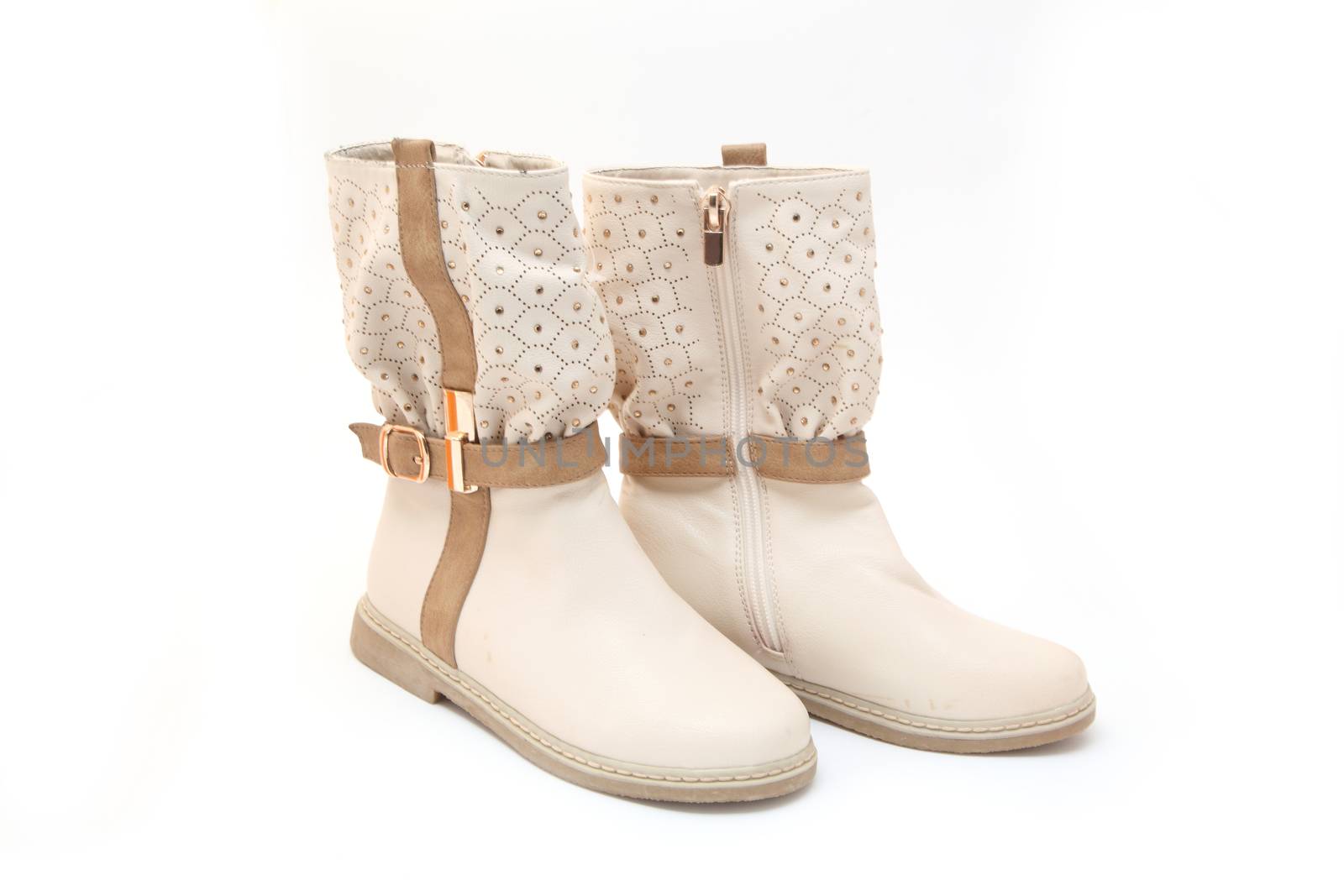 snow boots white