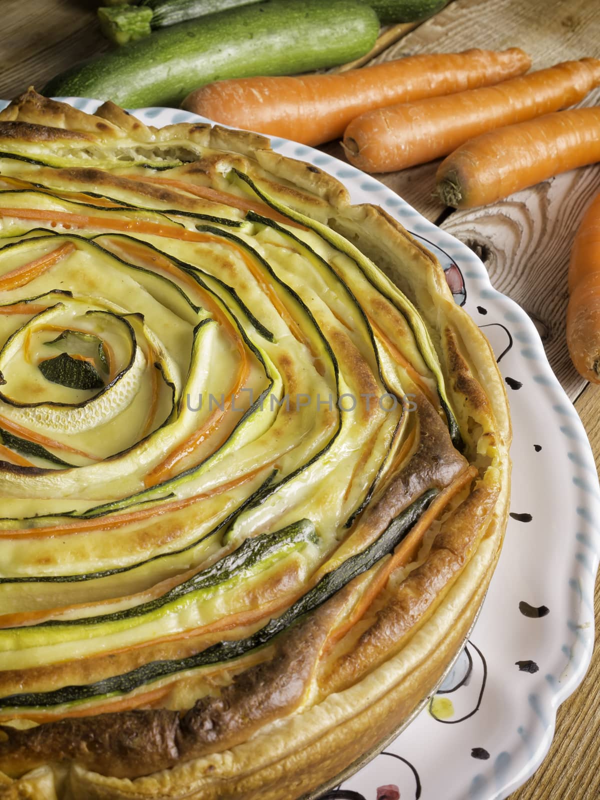 Tarte with carrots, courgette and bechamel