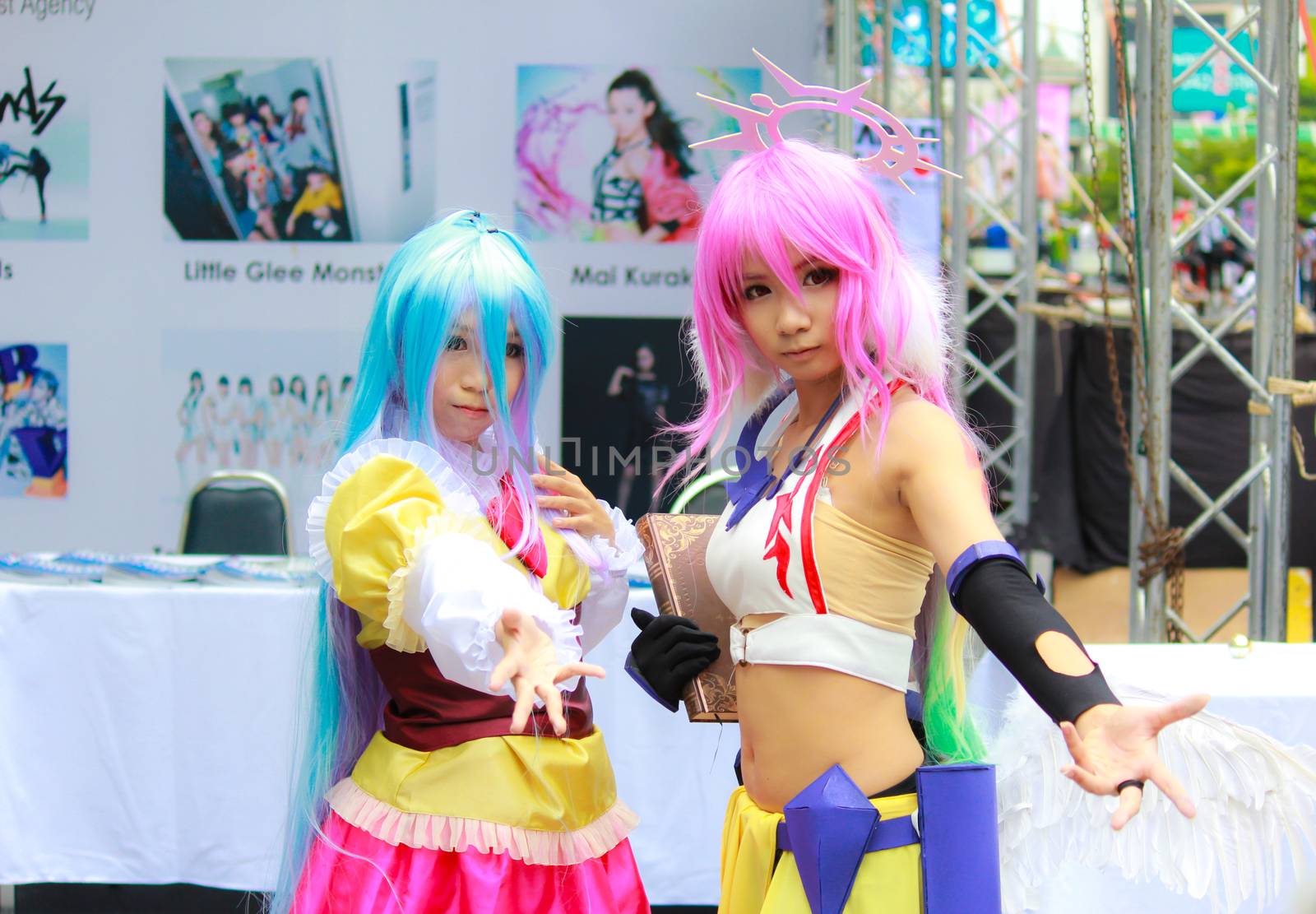 Bangkok - Aug 31: An unidentified Japanese anime cosplay Shiro and Jibril pose  on August 31, 2014 at Central World, Bangkok, Thailand.