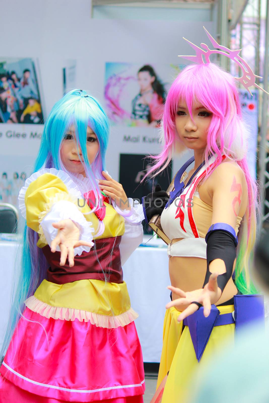 Bangkok - Aug 31: An unidentified Japanese anime cosplay Shiro and Jibril pose  on August 31, 2014 at Central World, Bangkok, Thailand.
