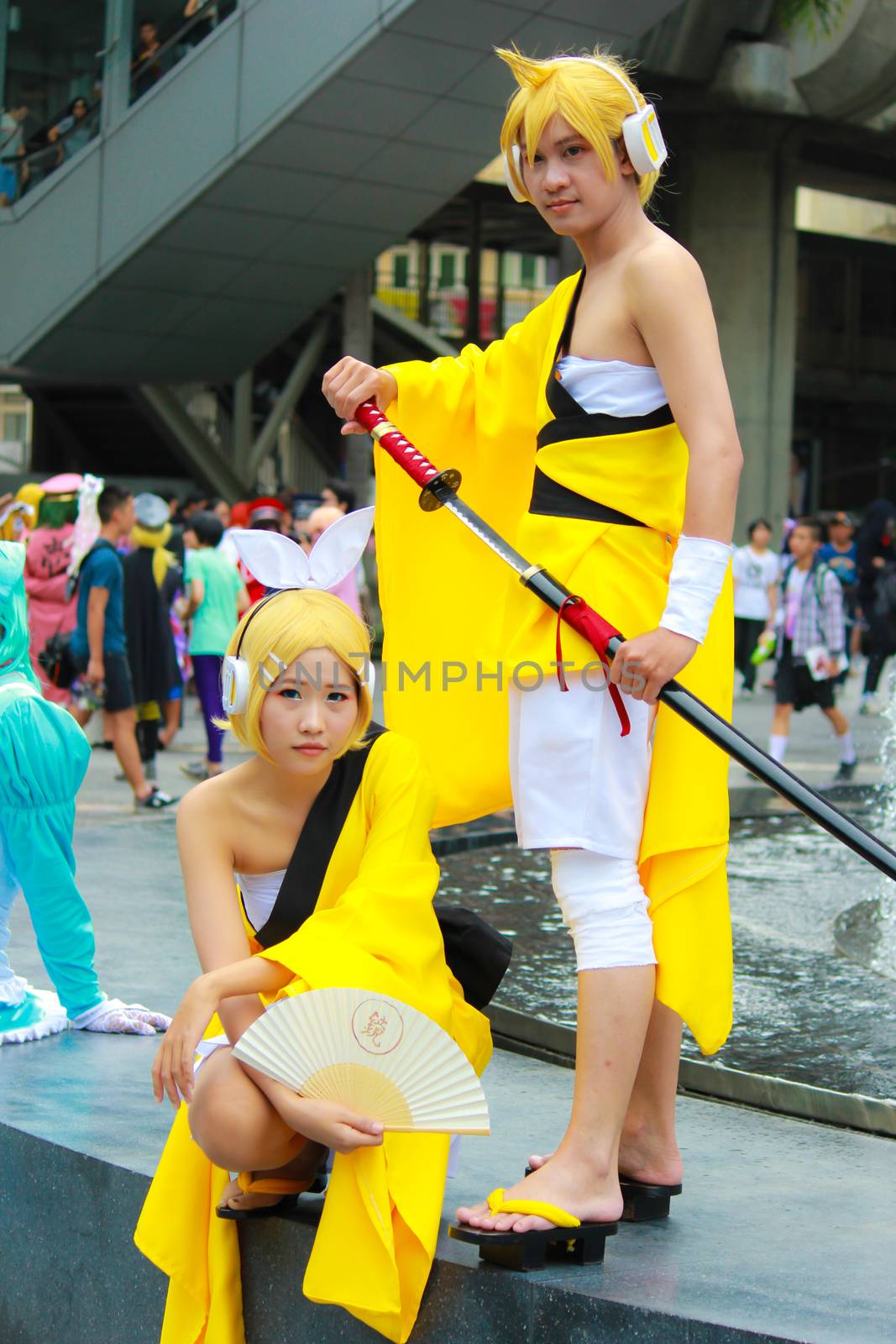 Bangkok - Aug 31: An unidentified Japanese anime cosplay Rin and Len pose  on August 31, 2014 at Central World, Bangkok, Thailand.