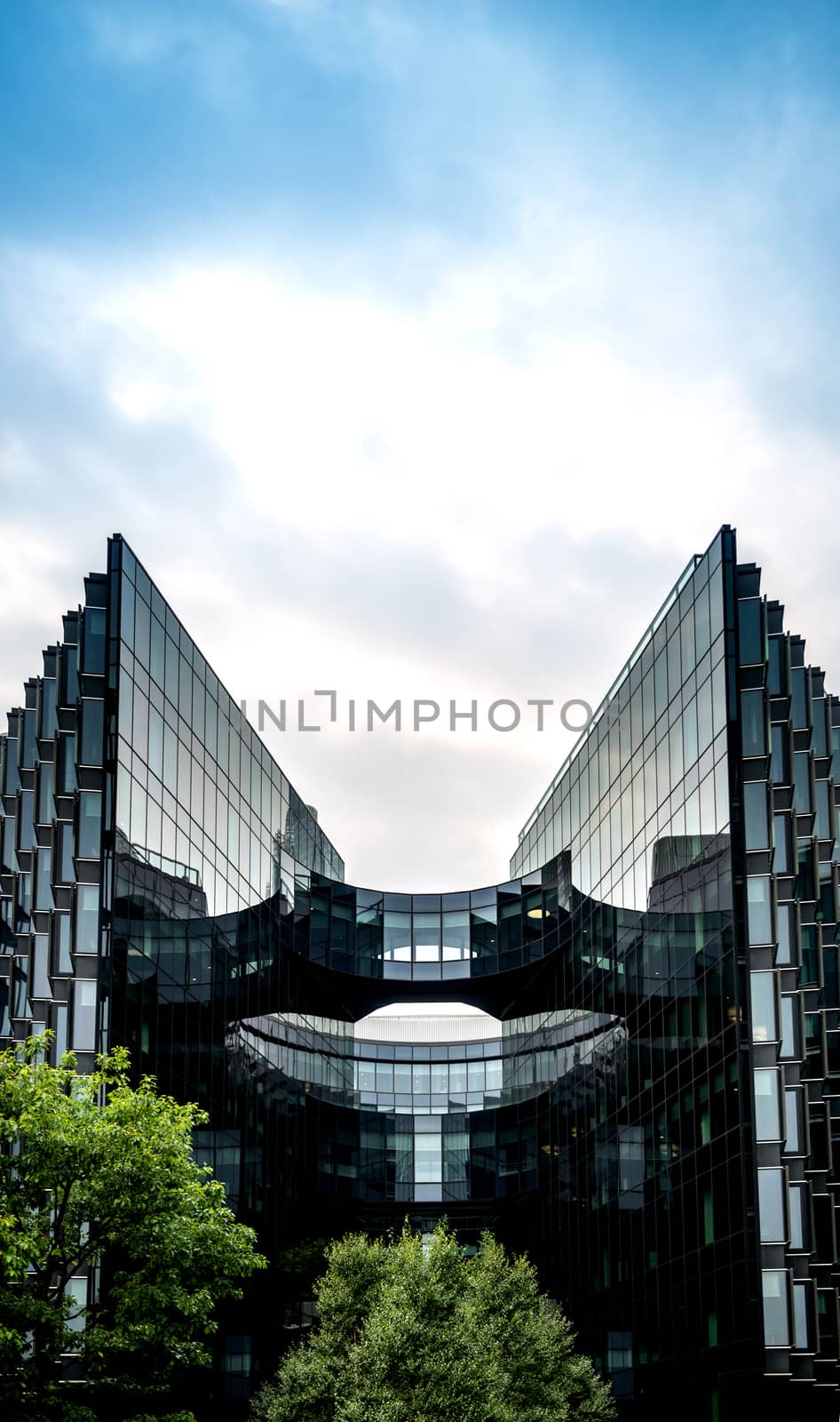 Corporate skyscraper building in London by MohanaAntonMeryl