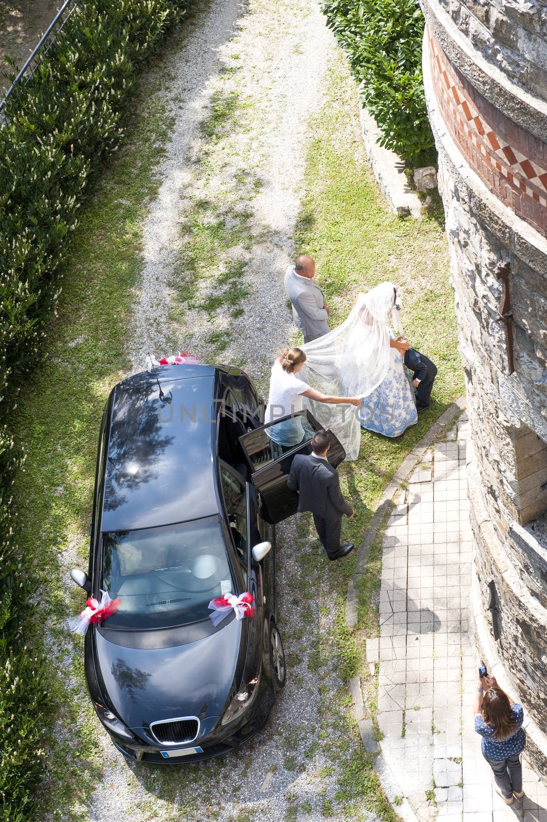 outdoor wedding in the castle of Tercesi