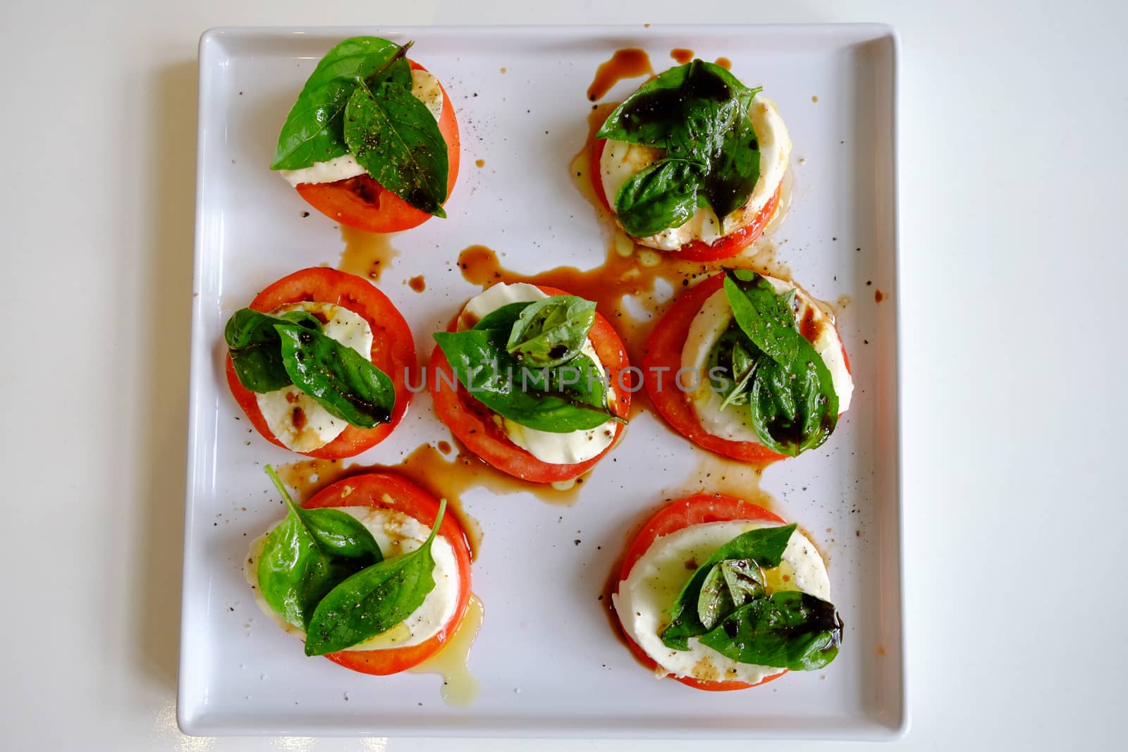 Tomato, basil and bocconcini salad