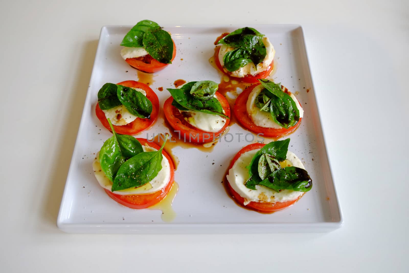 Tomato, basil and bocconcini salad