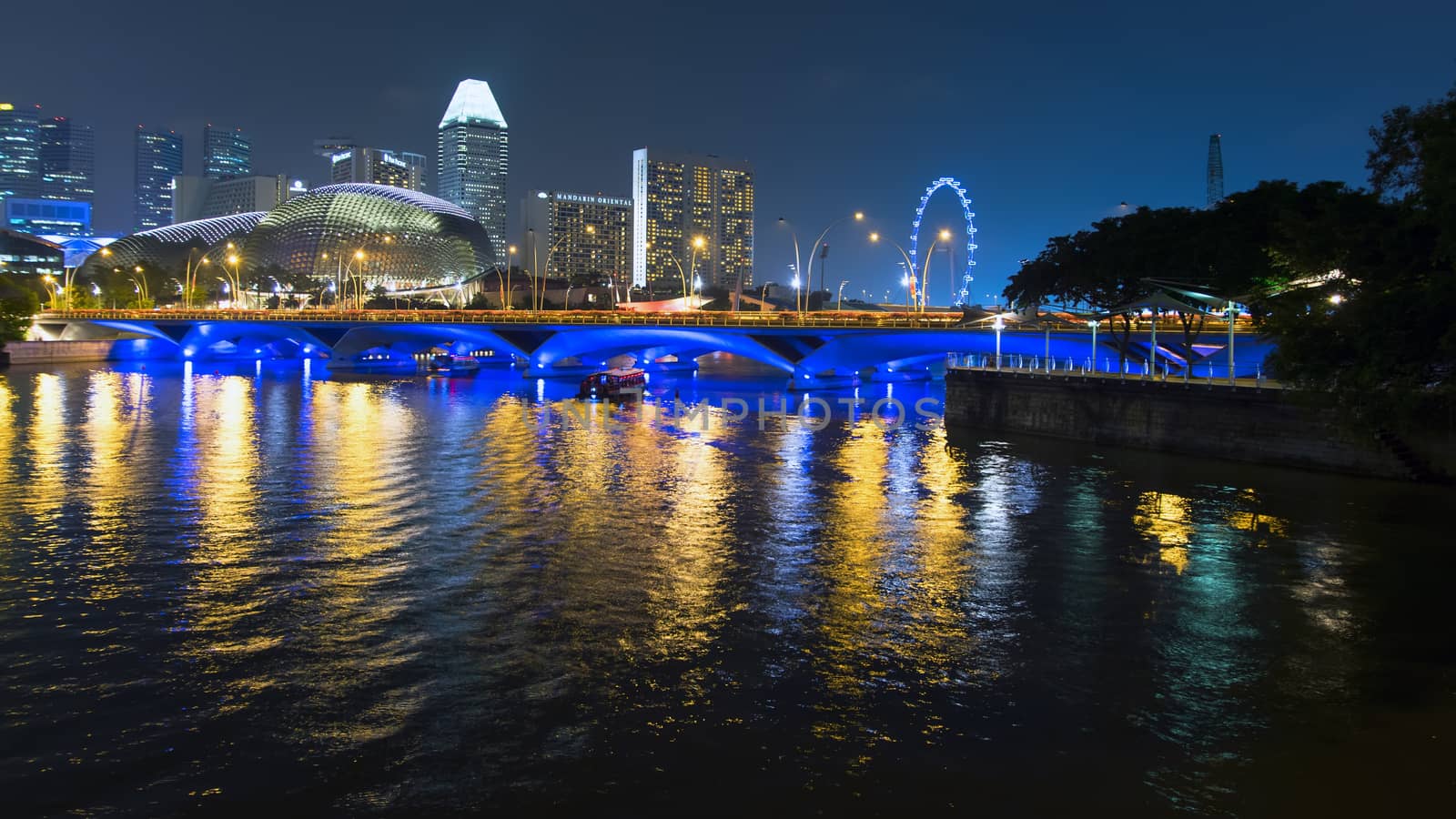 Singapore River, Esplanade Bridge and Singapore Flyer View. EDITORIAL Singapore - 12.02.2014