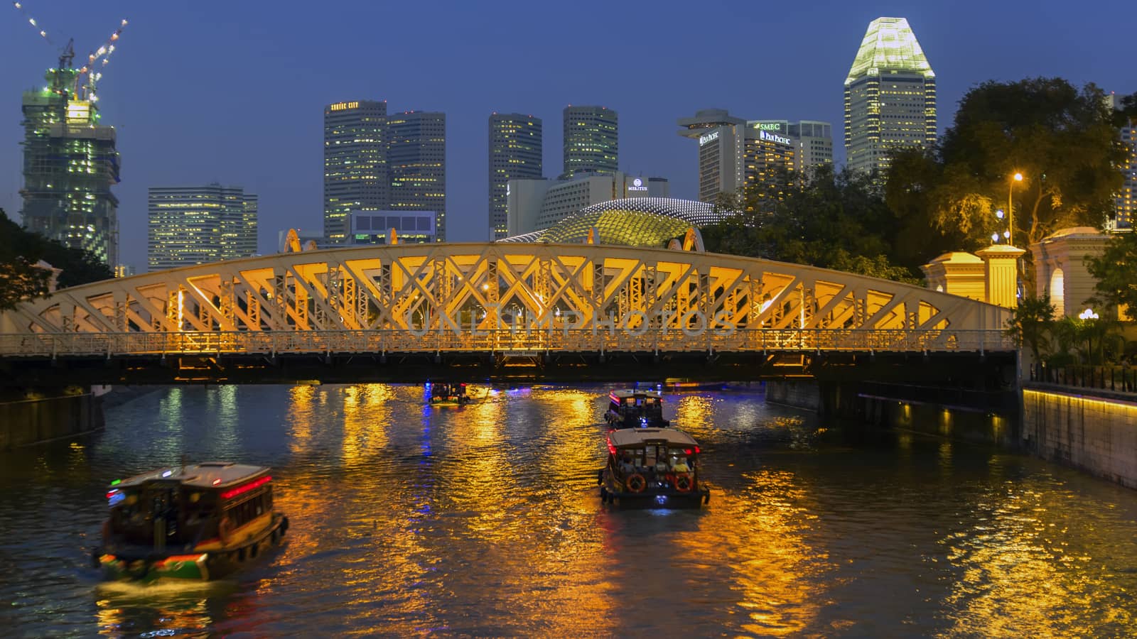 Singapore River and Anderson Bridge. by GNNick