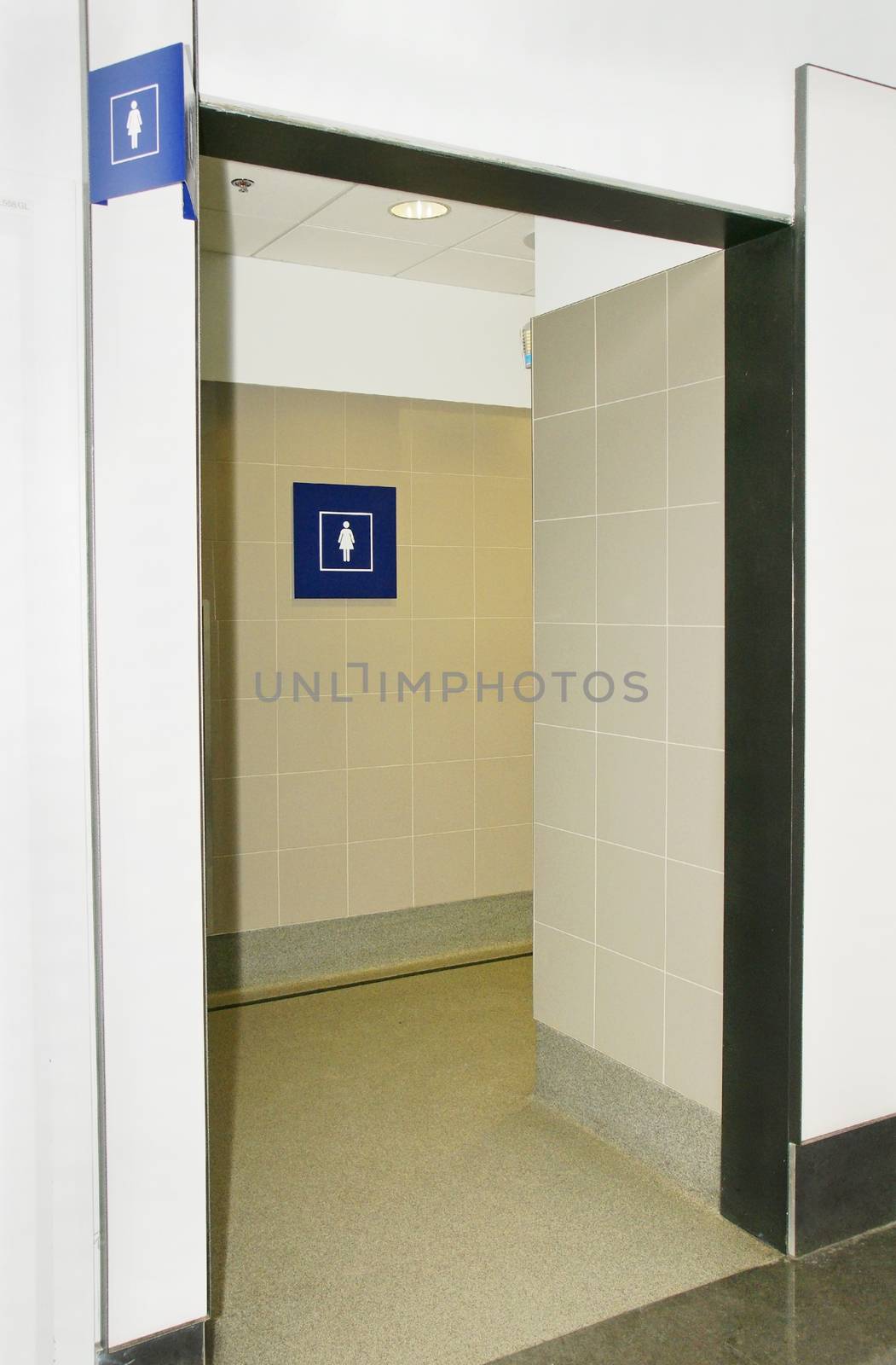 Public women restroom entrance 
