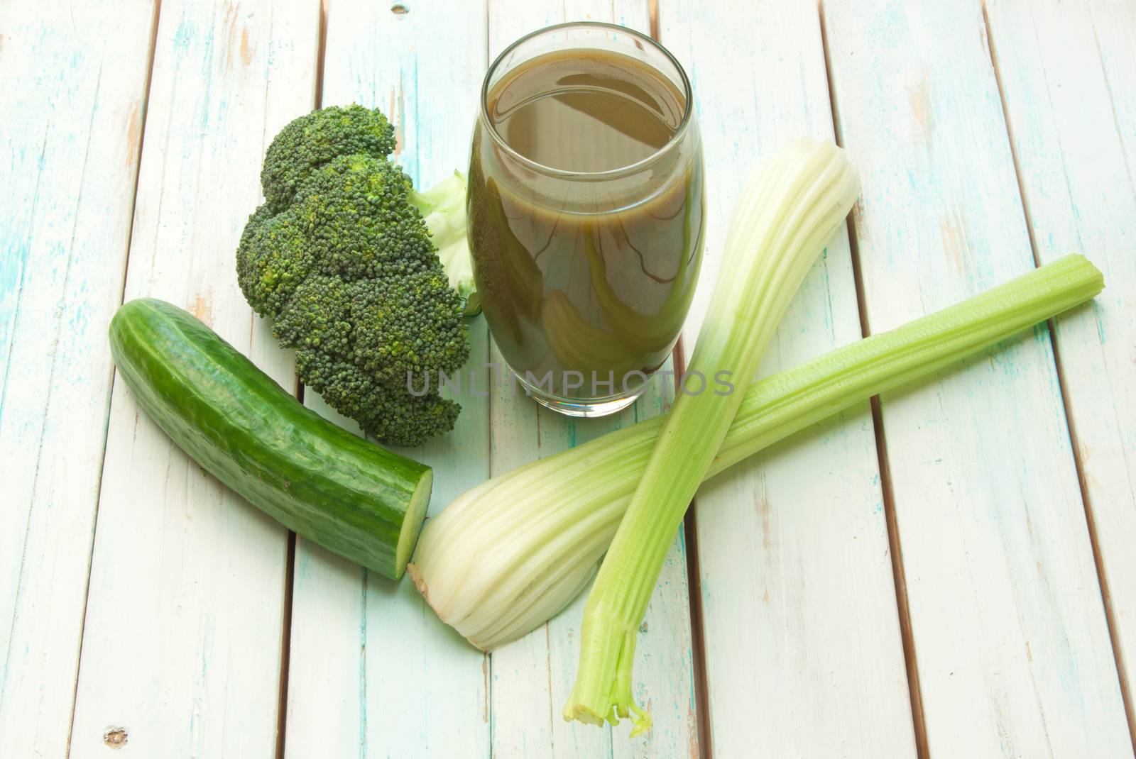 Green smoothie with vegetables 