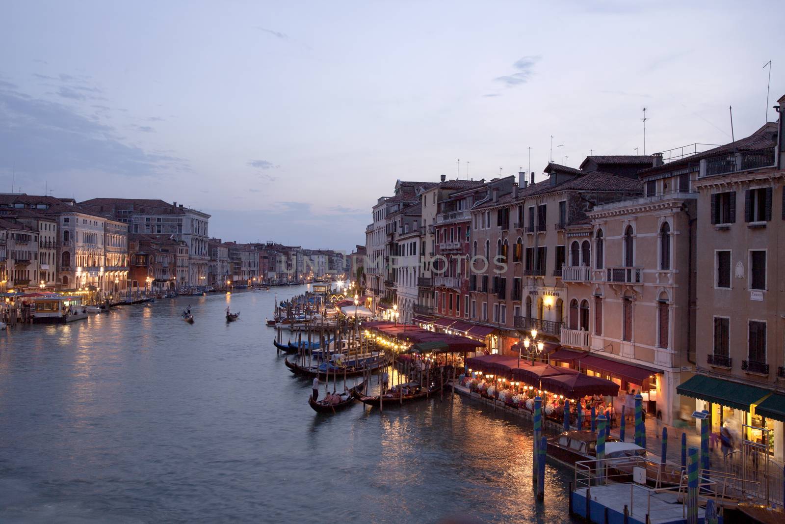 Rialto bridge as the sun sets in beautiful venice, italy