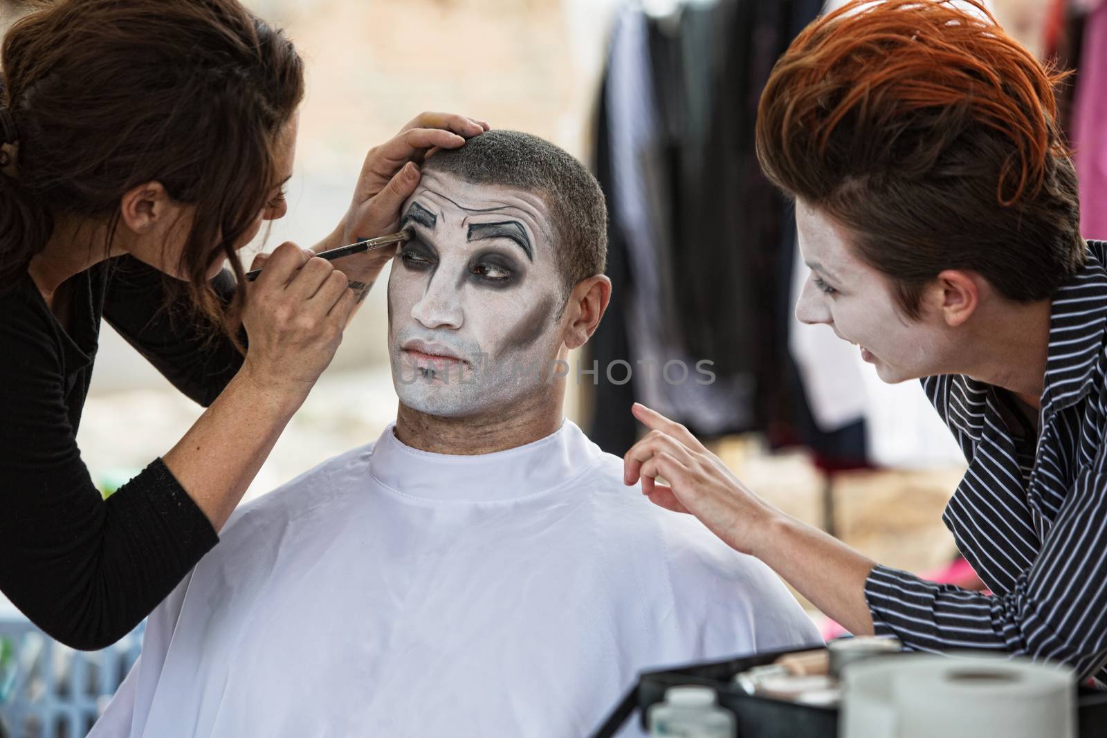 Cirque Clowns Backstage Makeup by Creatista