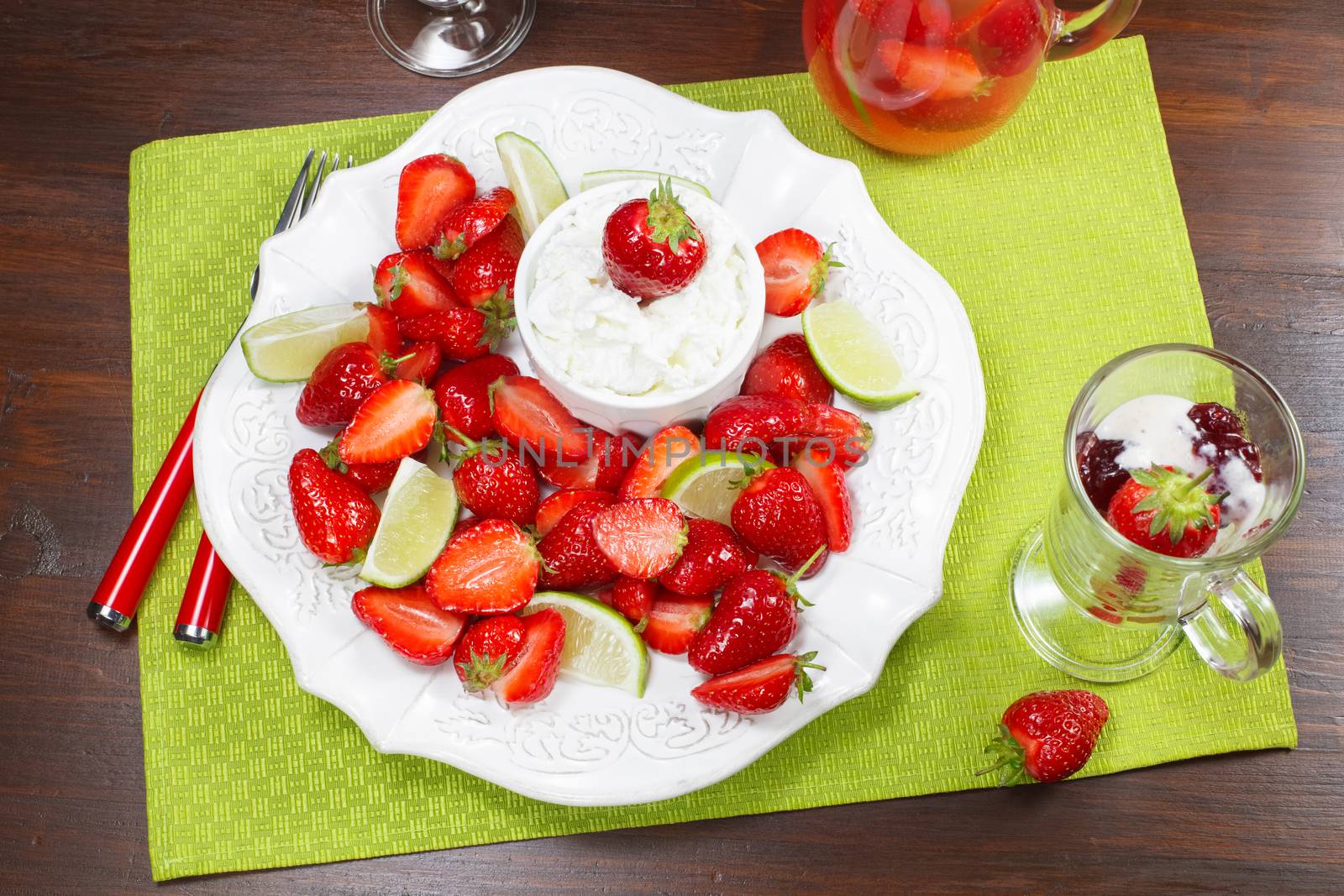 Macerated strawberries with mascarpone whipped cream by Slast20