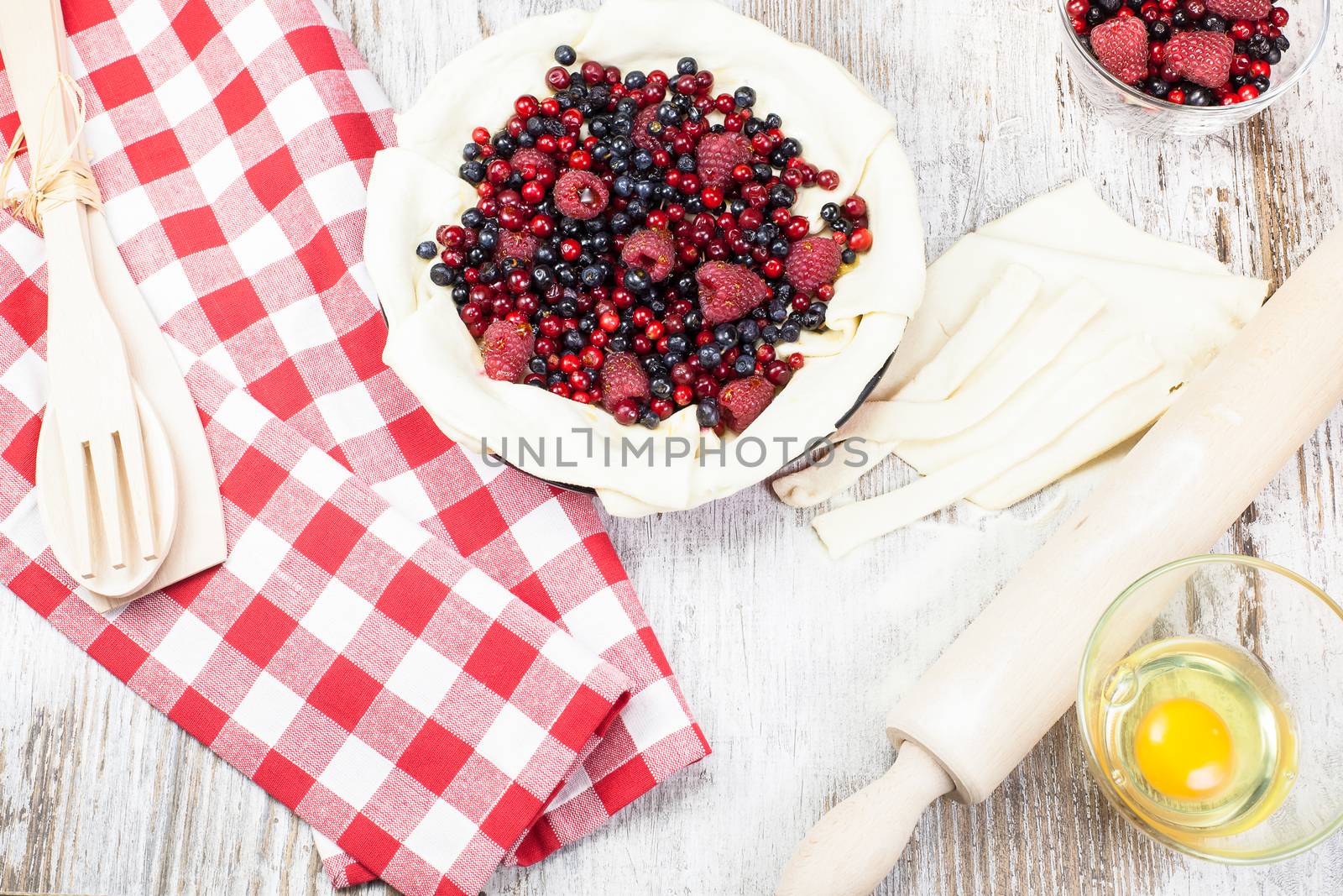 reparation for baking berry pie