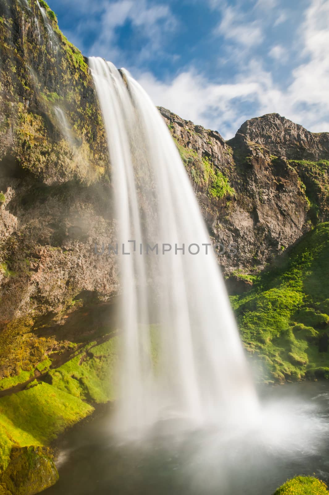 Seljalandsfoss by fyletto