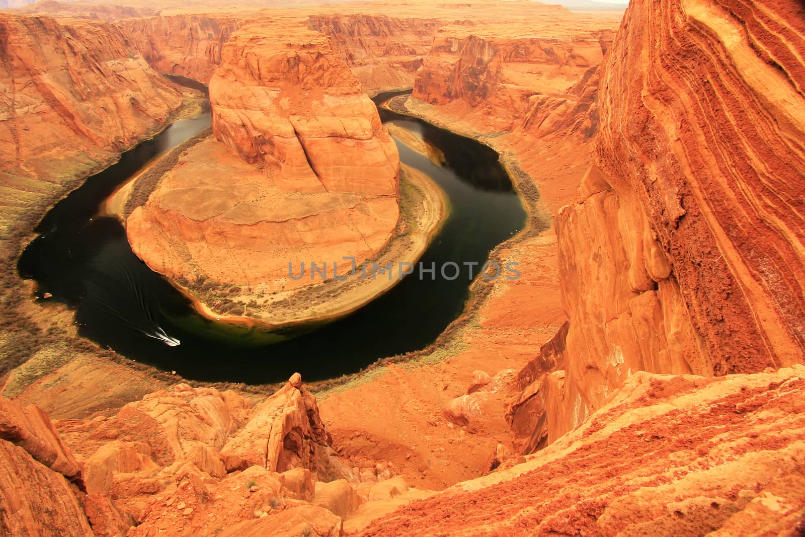 Horseshoe bend seen from overlook, Arizona, USA by donya_nedomam