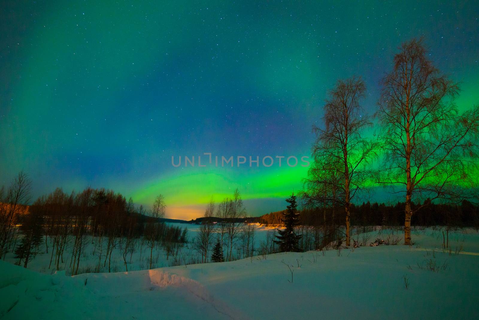 Northern lights by maxoliki