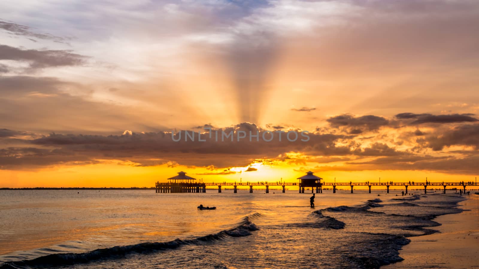 Sunset on Fort Myers Beach by derejeb