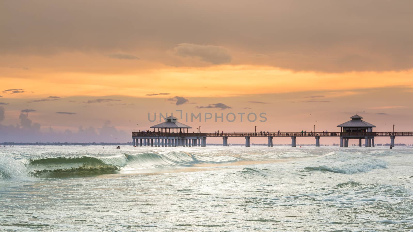 Sunset on Fort Myers Beach by derejeb