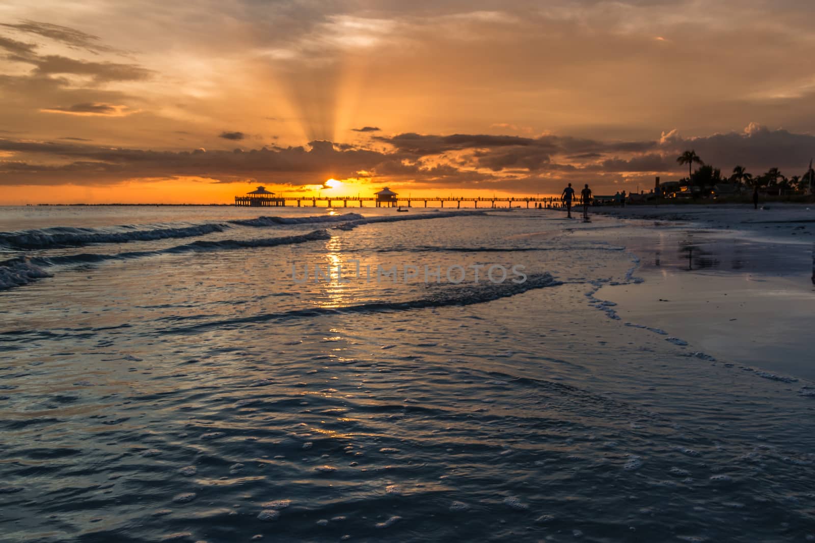 Sunset on Fort Myers Beach by derejeb