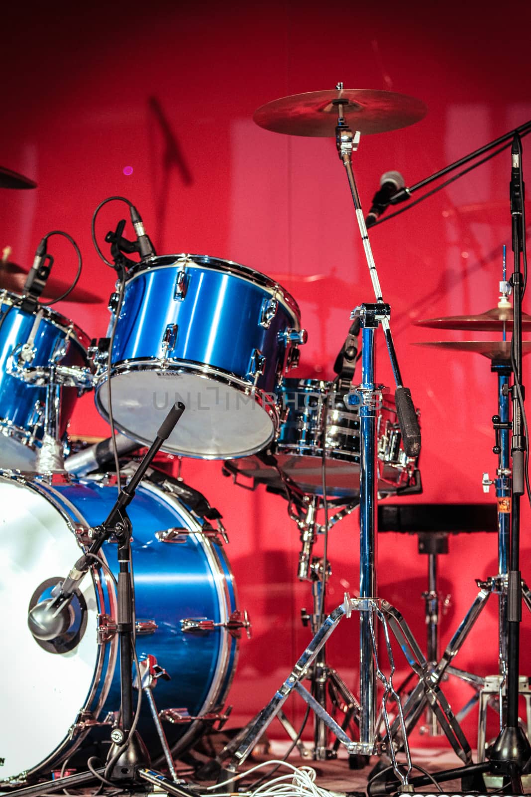 Drumkit in front of Blue Background by aetb