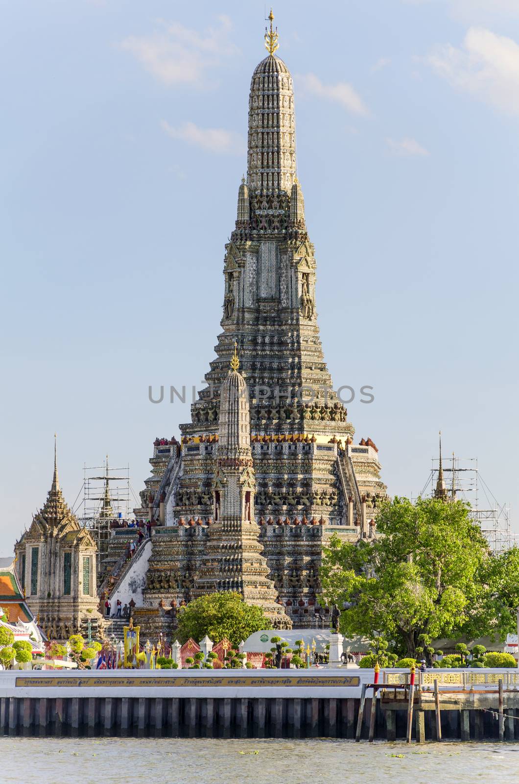 BANGKOK - JULY 3: View of Wat arun temple from ferry boat on chao phra river, Wat Arun is a Buddhist temple (wat) in Bangkok Yai district of Bangkok. July 3, 2014 in Bangkok,Thailand