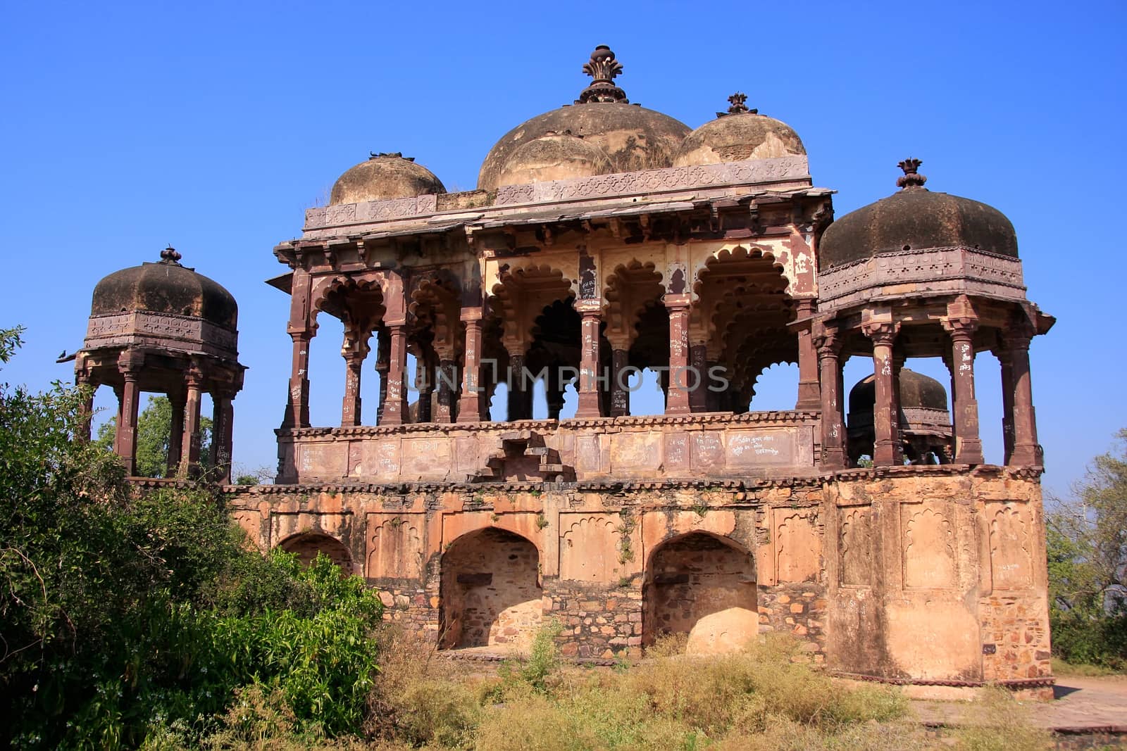 Arched temple at Ranthambore Fort, India by donya_nedomam
