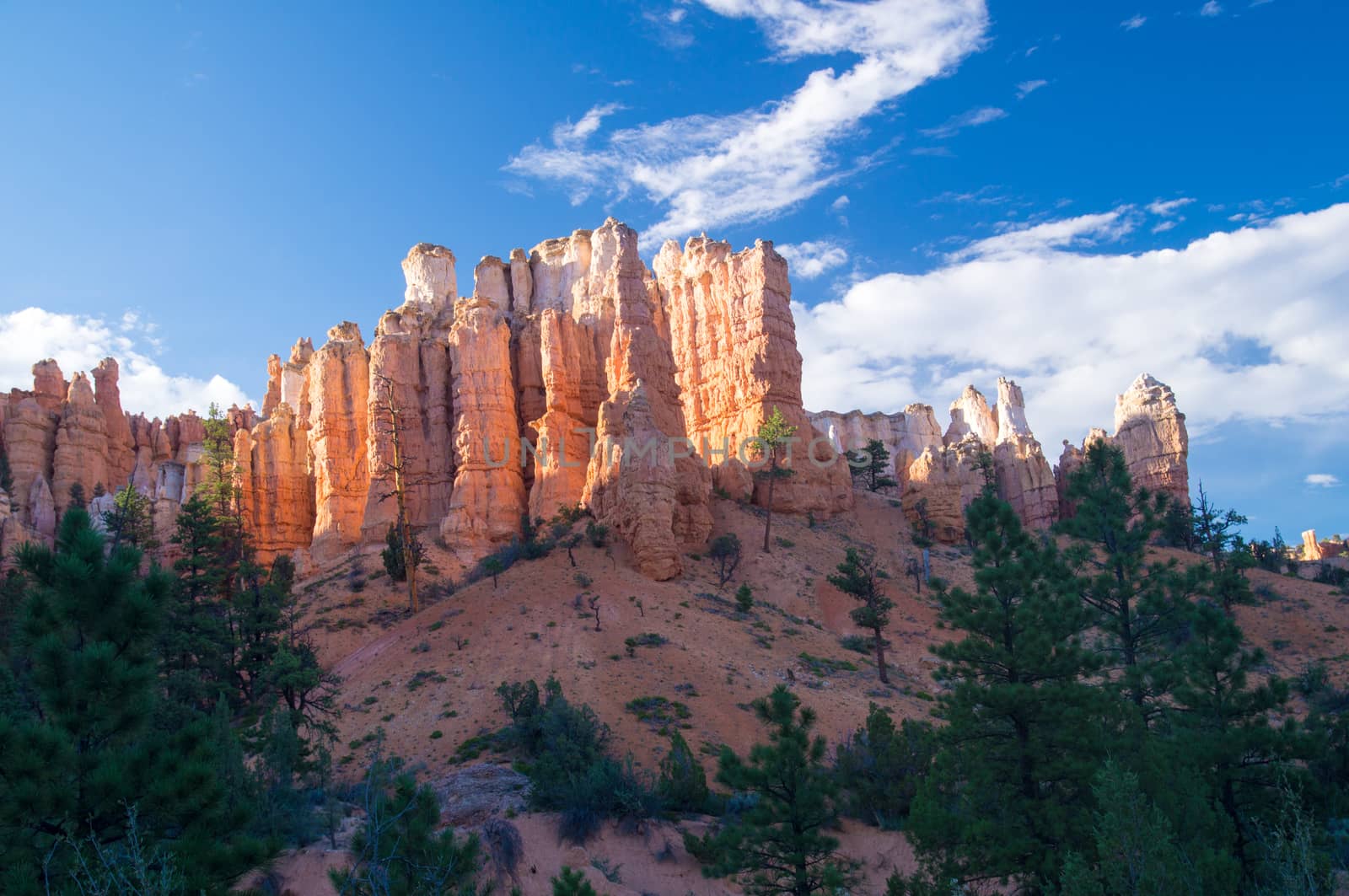 Bryce Canyon Towers by emattil