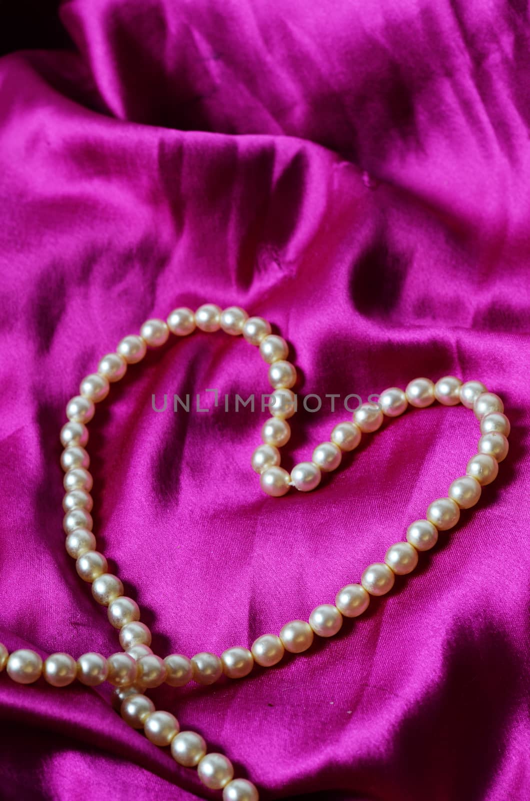 heart shaped pearl necklace