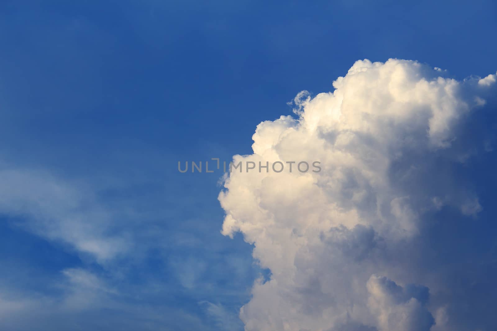 Blue sky with cloud by foto76