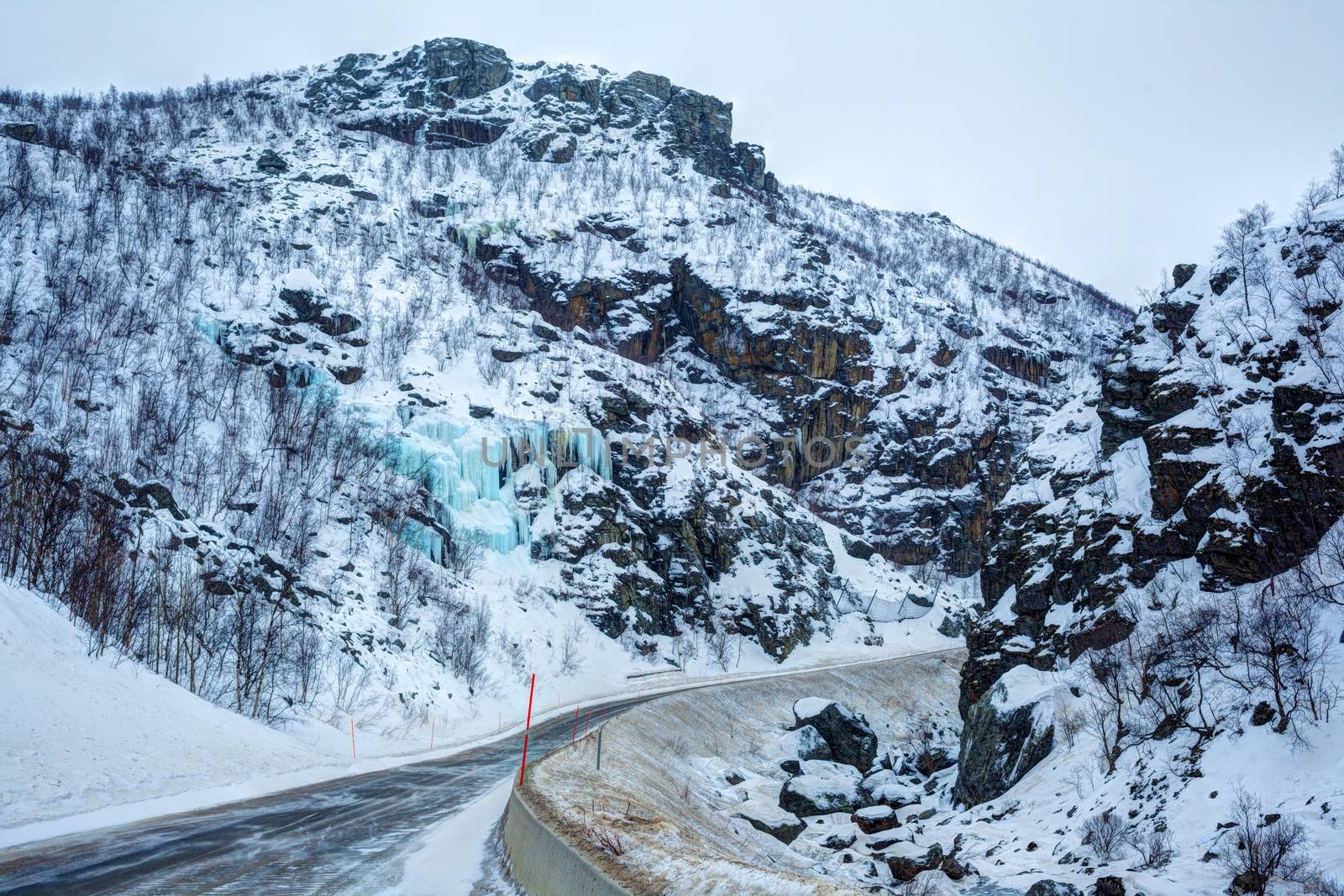Frozen waterfall in Norway by maxoliki