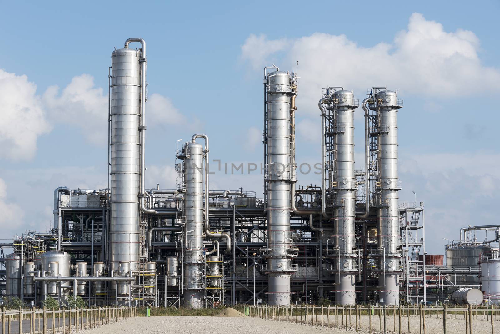 Chemical oil plant equipment petrol distillery by compuinfoto