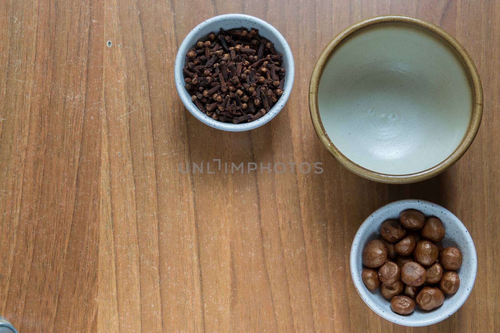 Set of some spices on a wood background by enrico.lapponi