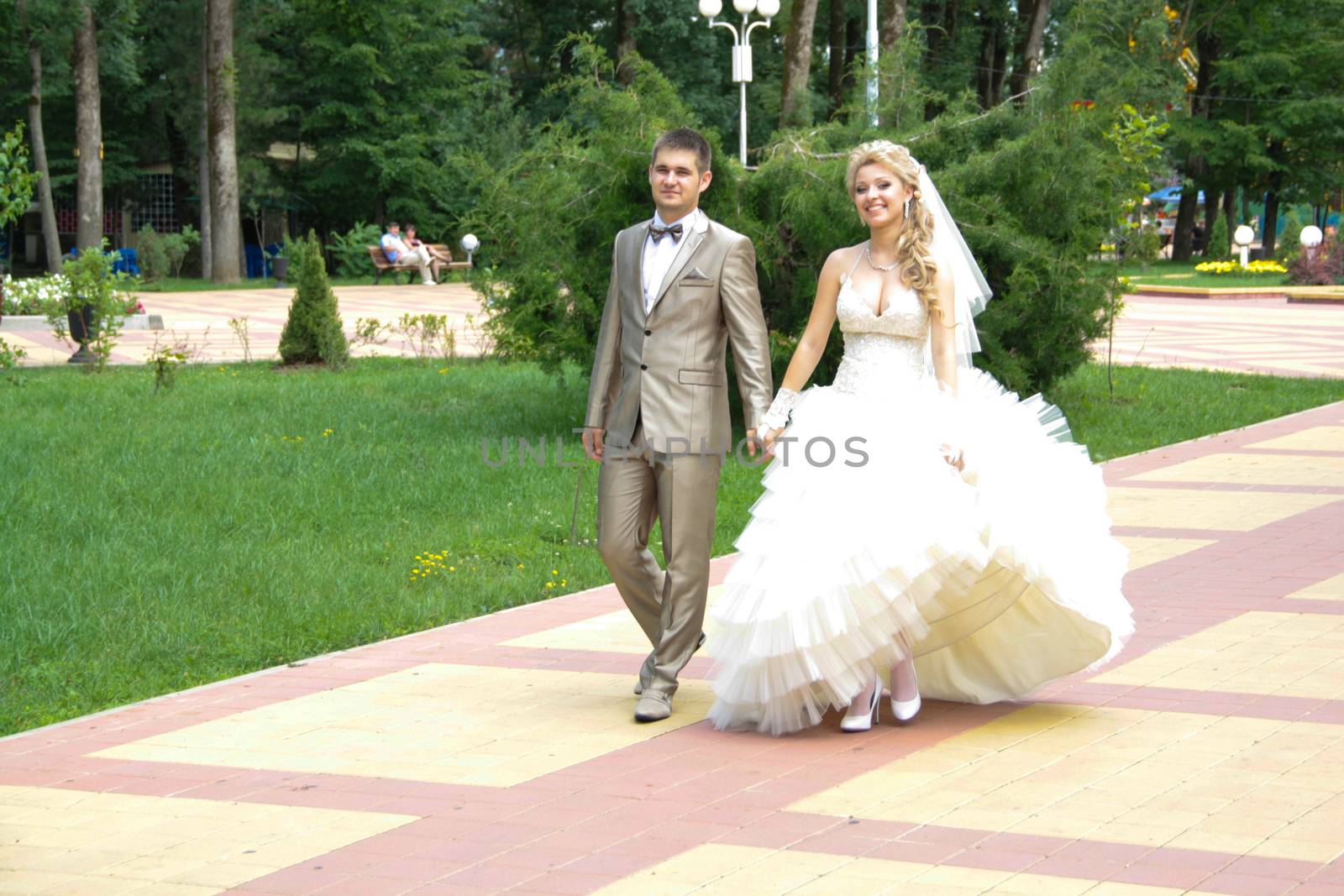 Young married couple in the wedding day