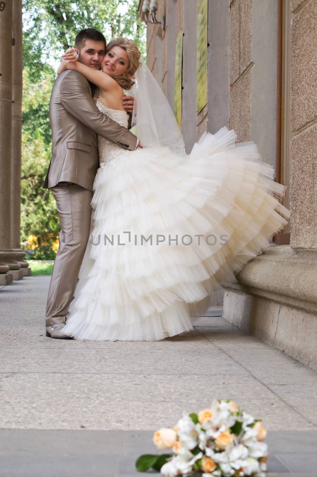 Young married couple in the wedding day