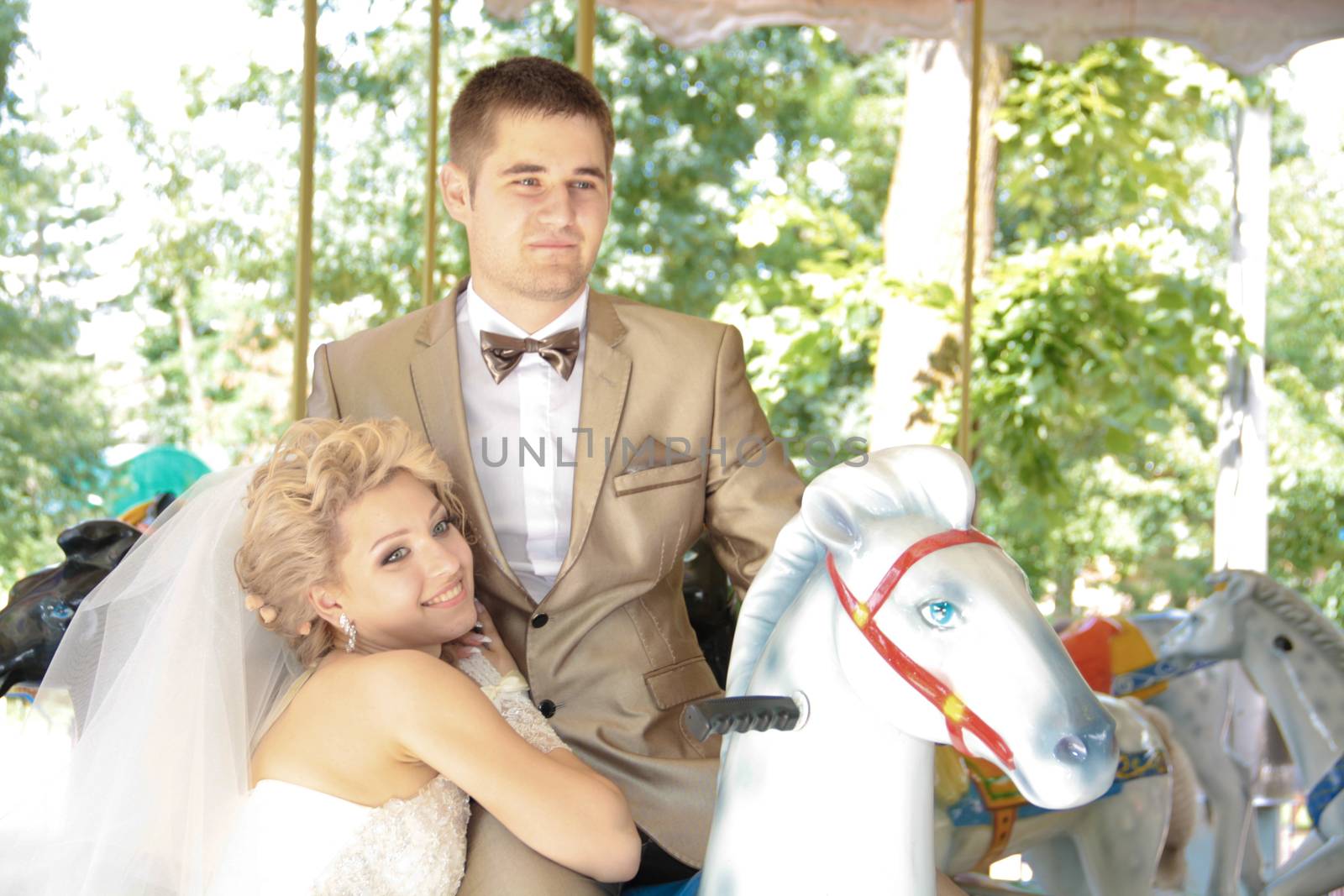 Young married couple in the wedding day