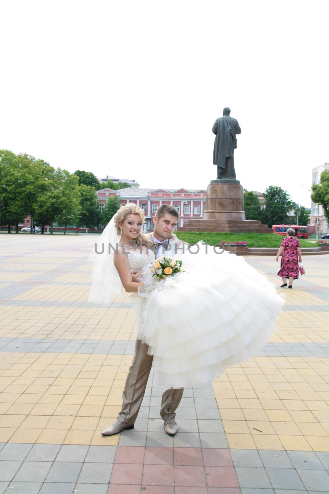 Young married couple in the wedding day