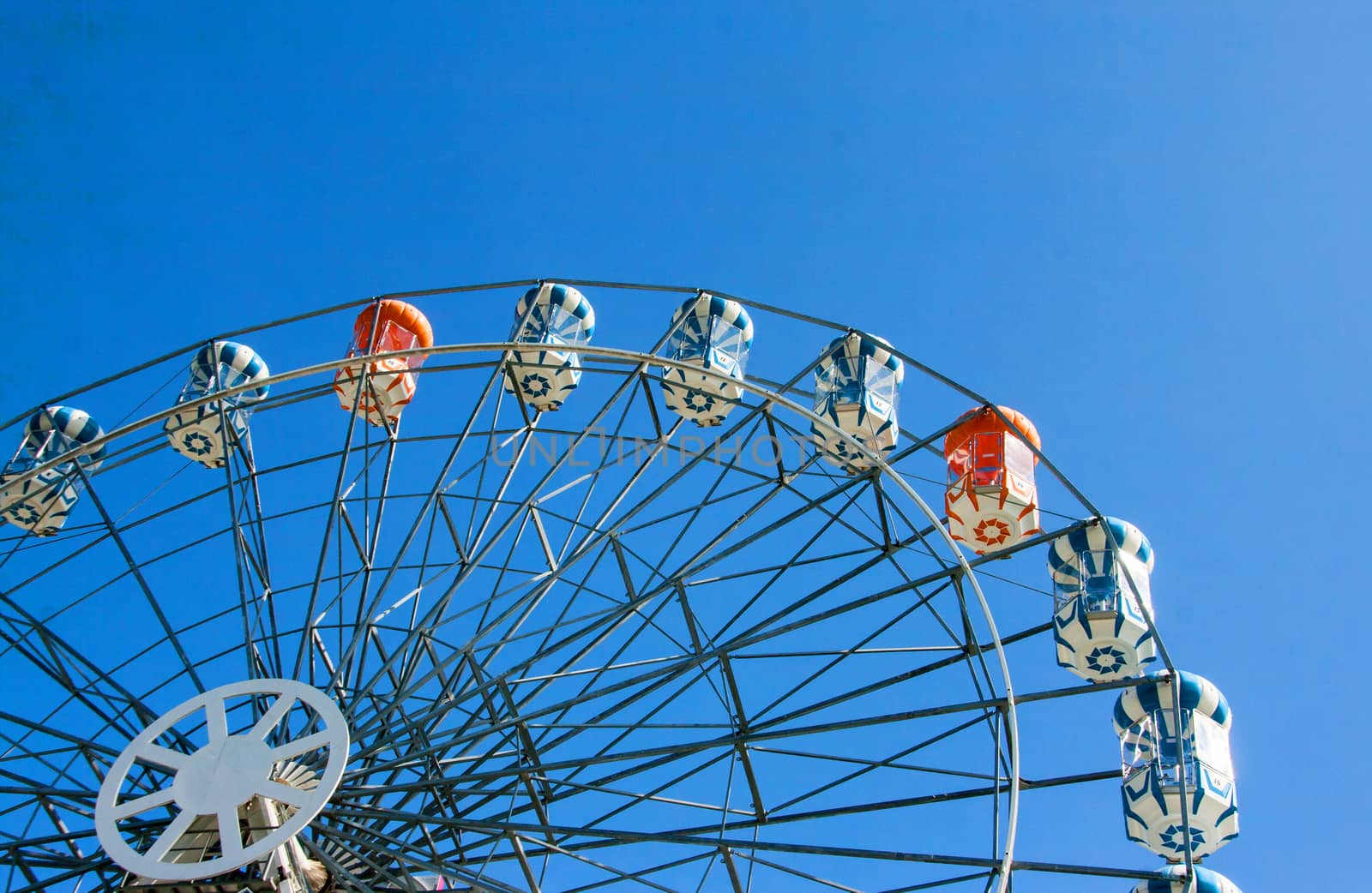 Ferris Wheel on cleary sky by yanukit