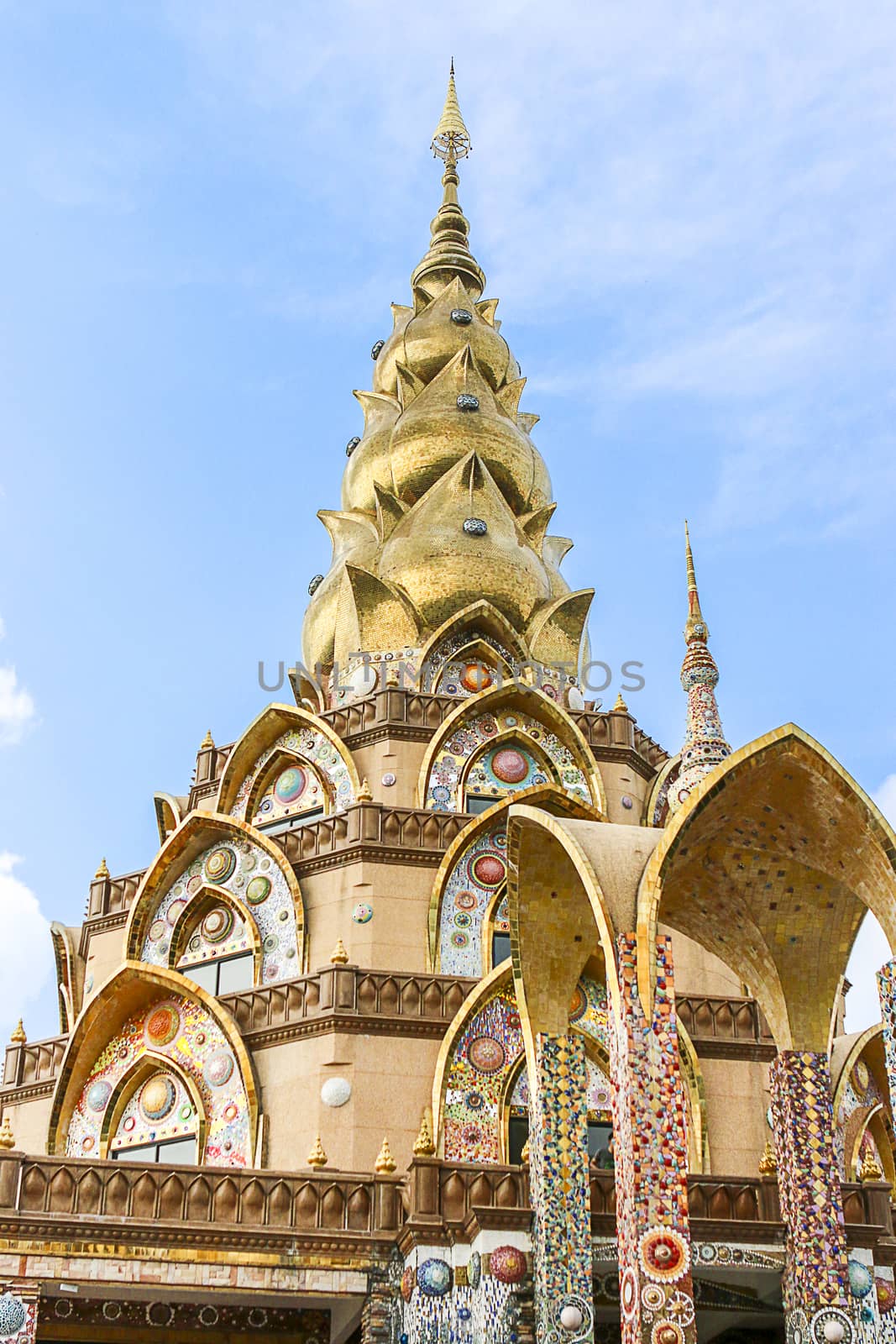 Then the magnificent Temple of Fine Arts, created by colorful tiles. Crockery bowl and glass pearl and precious thing. Adorning the gorgeous sparkle when the sun shines.