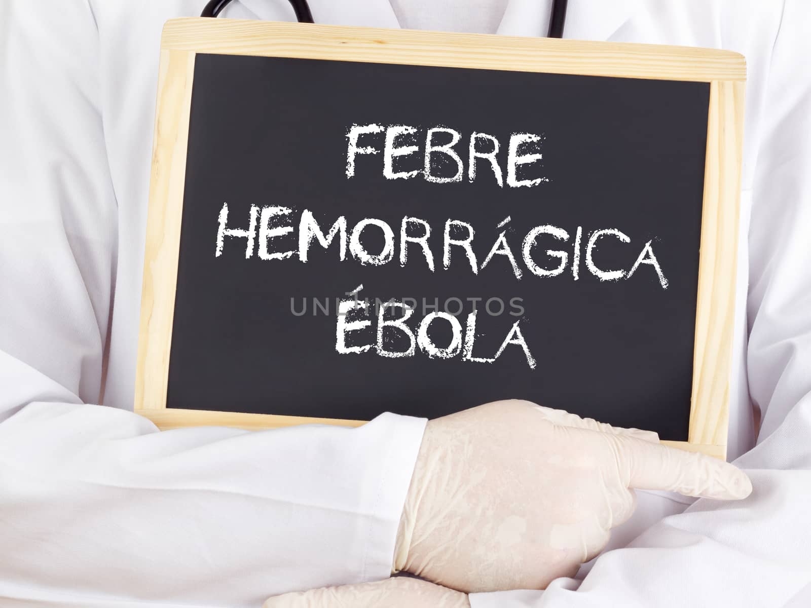 Doctor shows information: Ebola in portuguese language