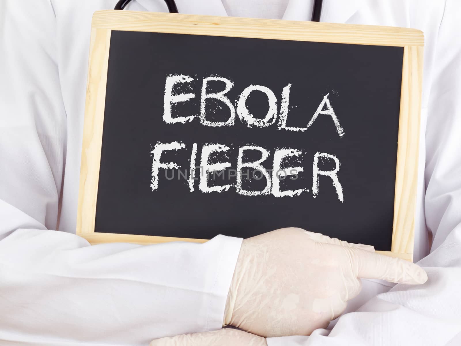 Doctor shows information: Ebola virus disease in german