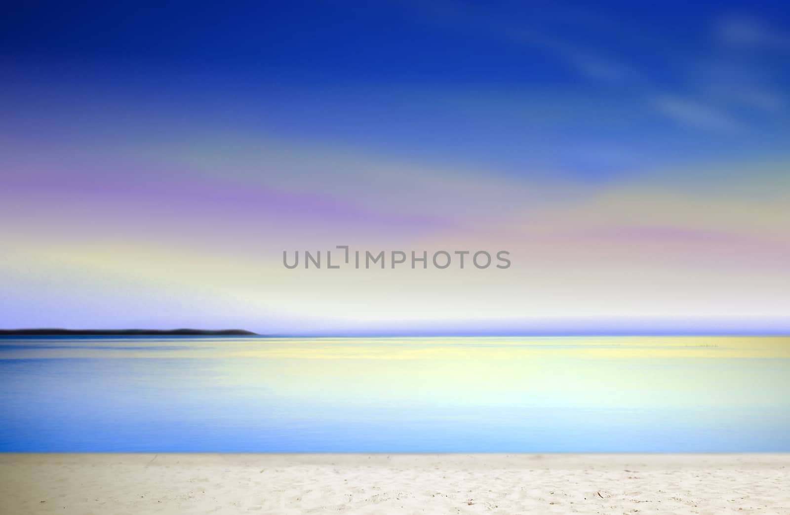 Sky Line at the Beach by razihusin