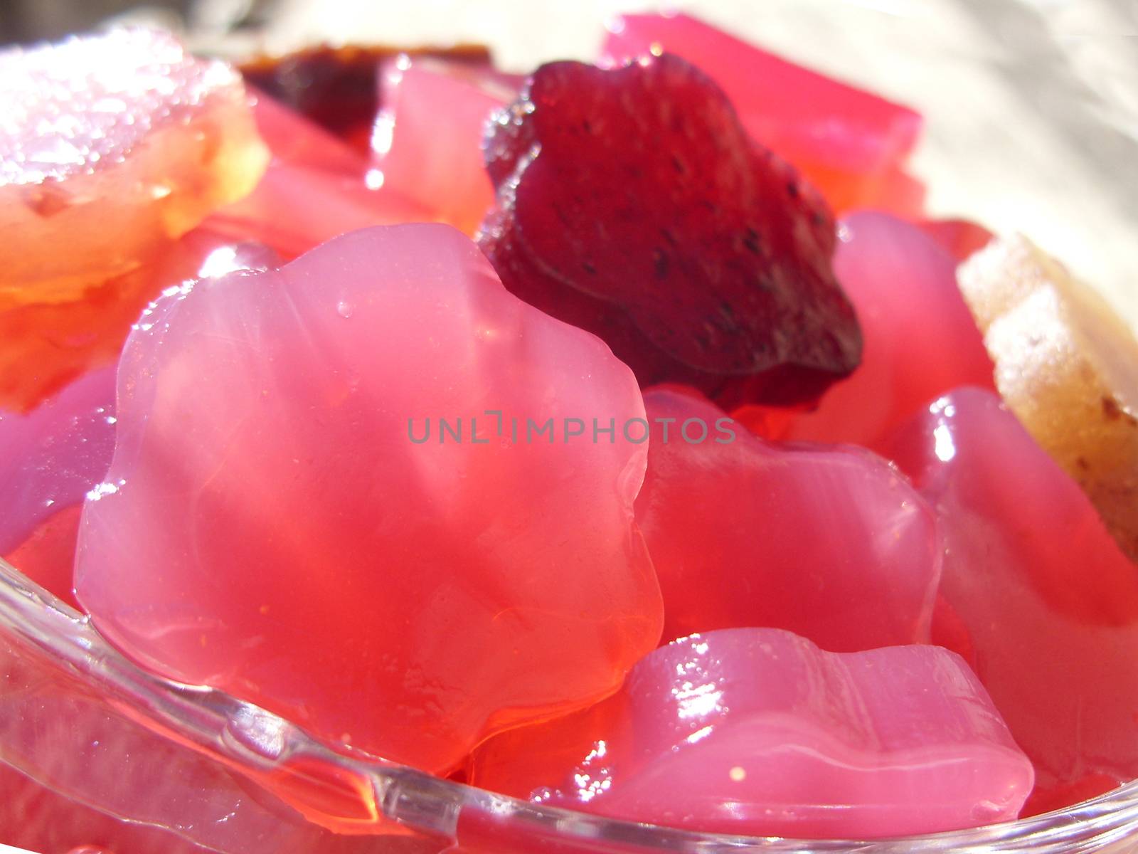 Home made gummies flowers with beetroot and agar agar