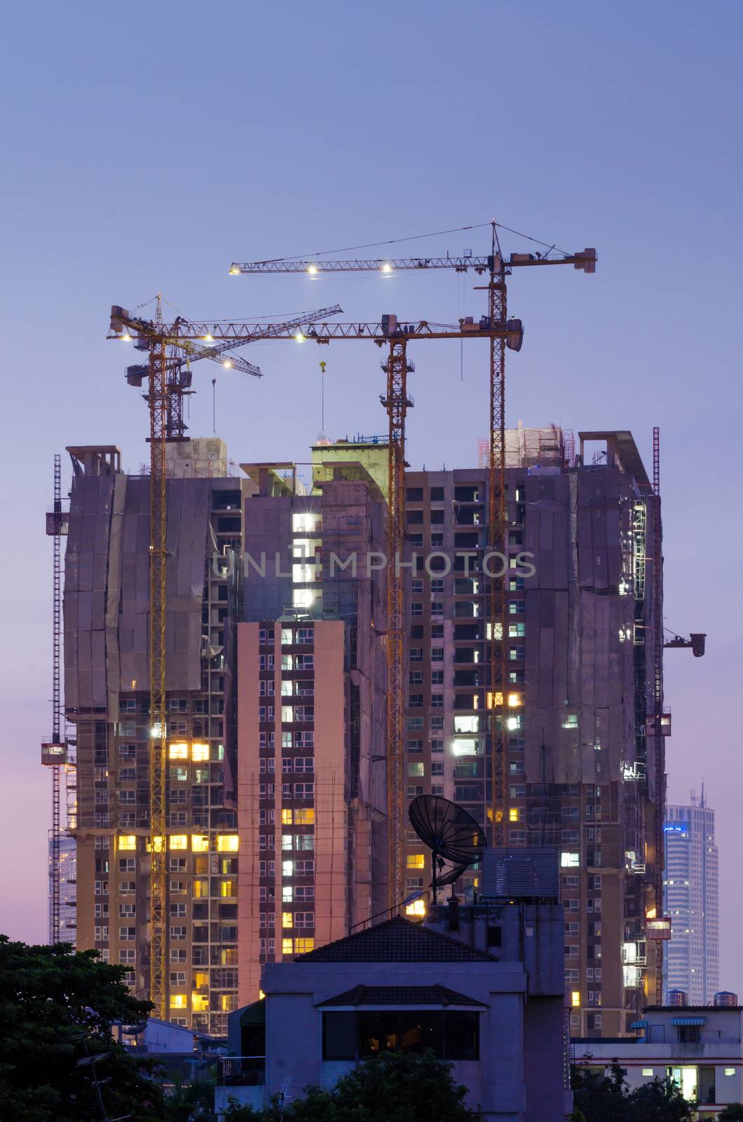 Building Under Construction, Twilight time by siraanamwong