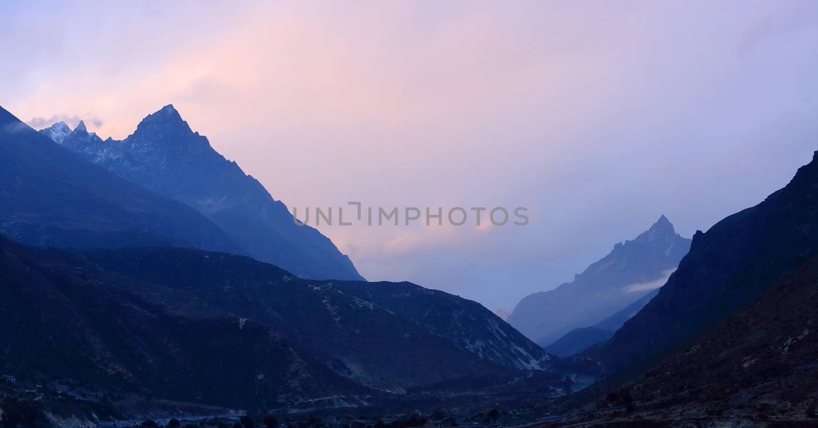 Timelapse sunset in the mountains Himalayas, Thamserku, Kantaiga by aptyp_kok