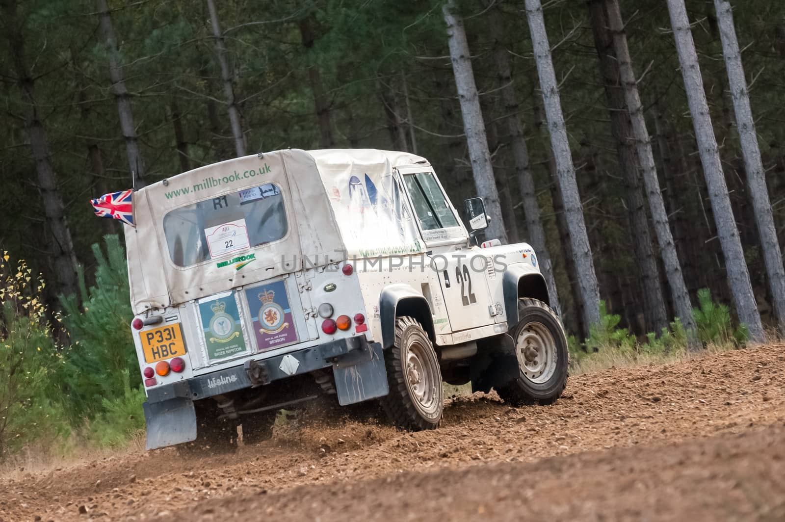 Land Rover rally car by nelsonart