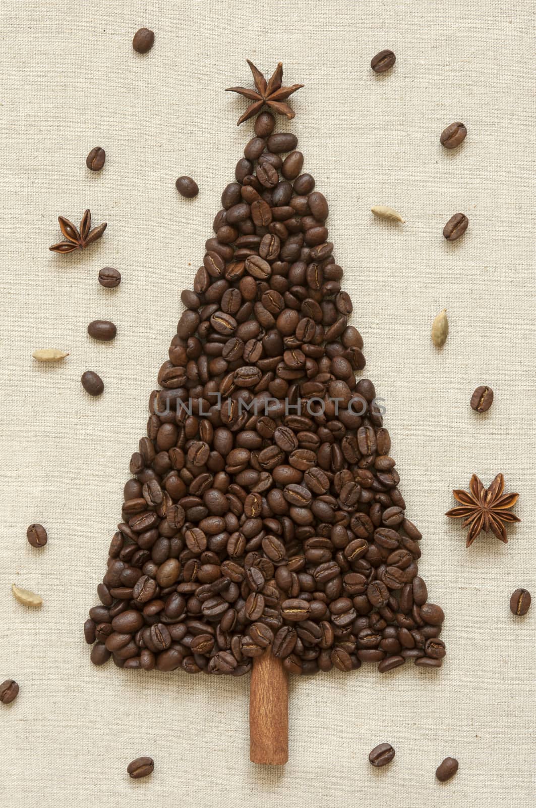 Christmas tree made of coffee and cinnamon by dred